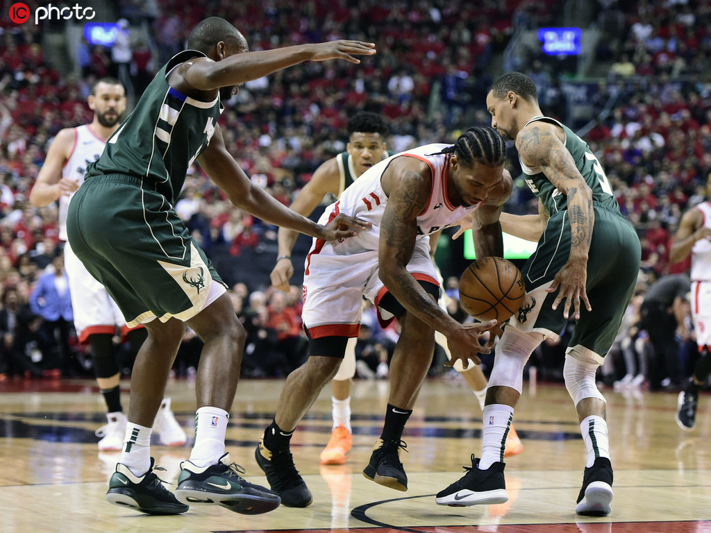 包含JackeyLove意外战胜快船，爆冷引爆全场！比赛高潮迭起的词条