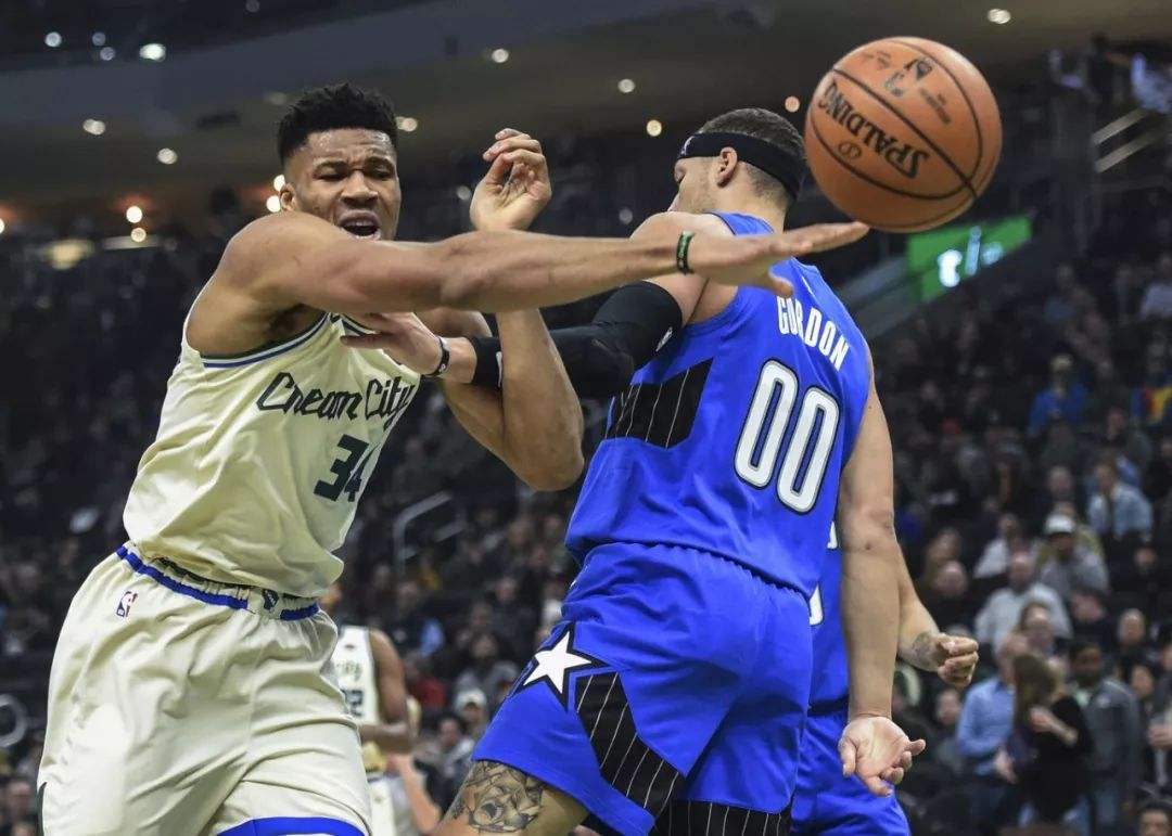 包含雄鹿不断突破!,蒂姆连续十五场比赛得分超过夺冠全场沸腾不已的词条 包含雄鹿不断突破!,蒂姆连续十五场比赛得分超过夺冠全场沸腾不已的词条