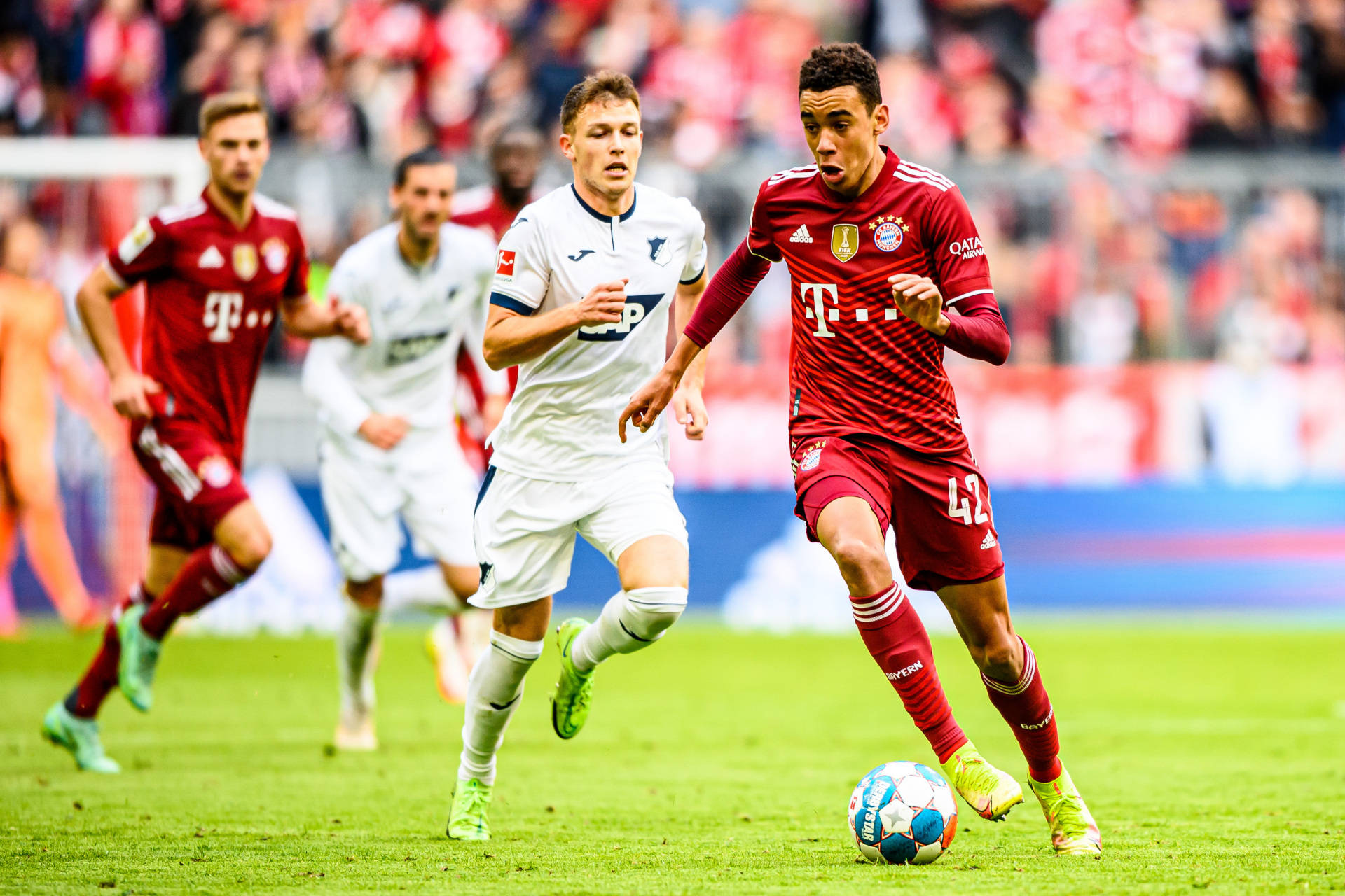  今夜俄克拉荷马雷霆调整名单以备德甲，防线松动环节打磨，引发热议，控场能力受关注