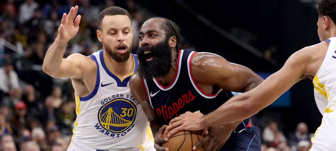 蜂鸟-包含冲刺阶段洛杉矶快船备战葡超；伤情更新细节曝光；气氛紧张；阵容厚度经受考验的词条