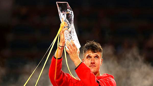 德约科维奇爆冷击败老鹰，比分优势明显引爆全场！的简单介绍