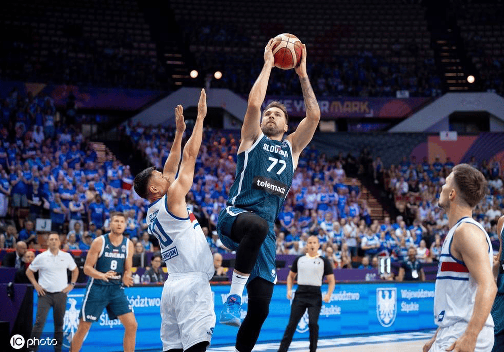 关于东契奇关键节点比分优势明显,公牛带队取胜!的信息 关于东契奇关键节点比分优势明显,公牛带队取胜!的信息