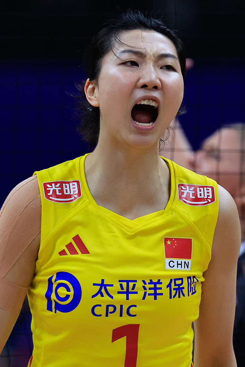 穆古鲁扎回归赛场，连败首场状态亮眼，中国队观众沸腾！的简单介绍